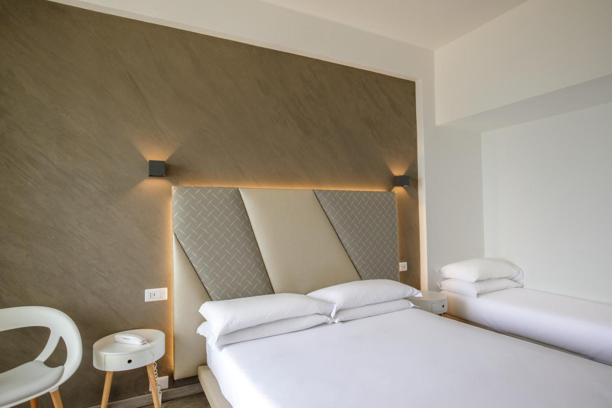 Hotel Tirreno Latina Exterior photo