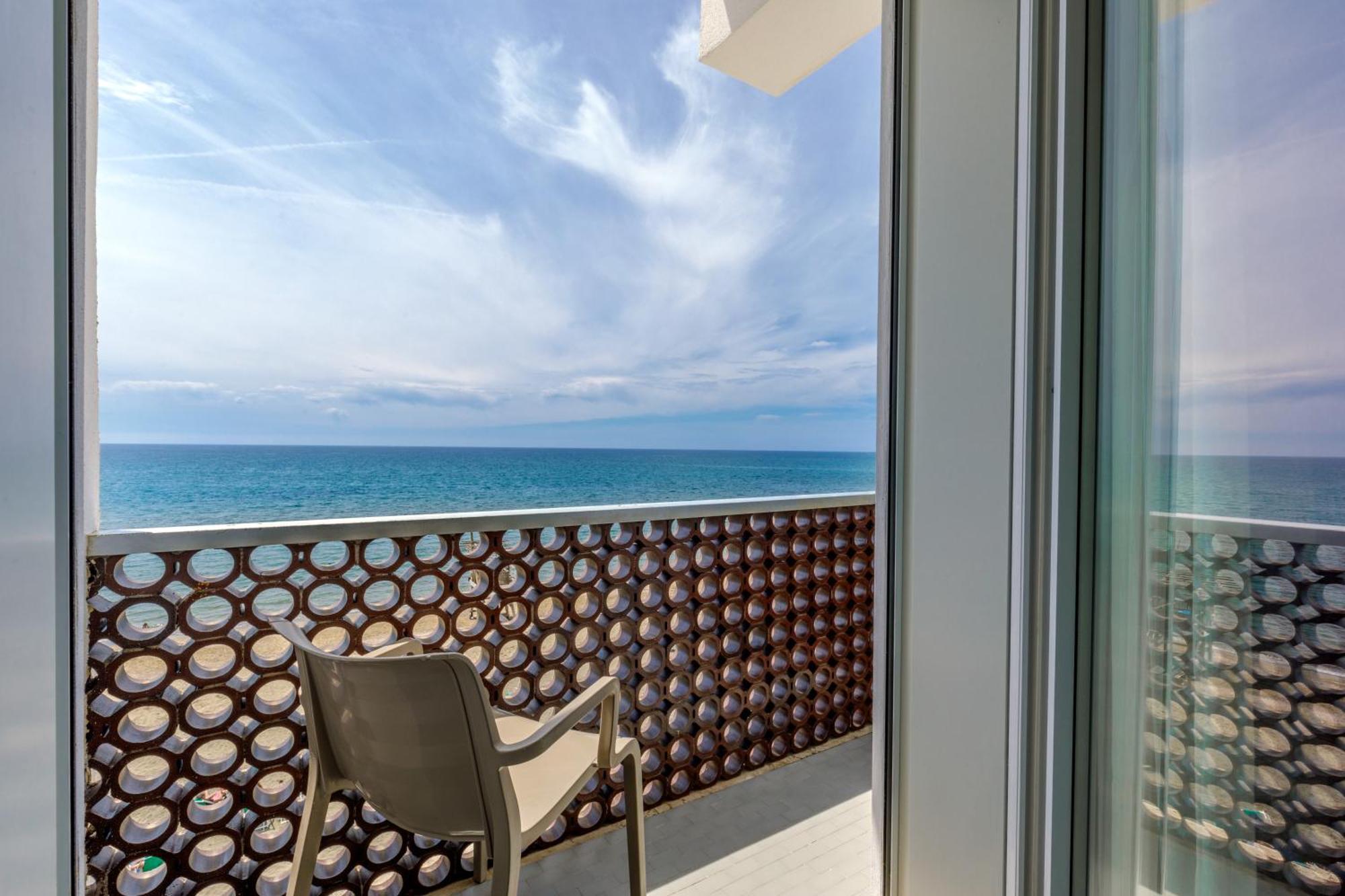 Hotel Tirreno Latina Exterior photo