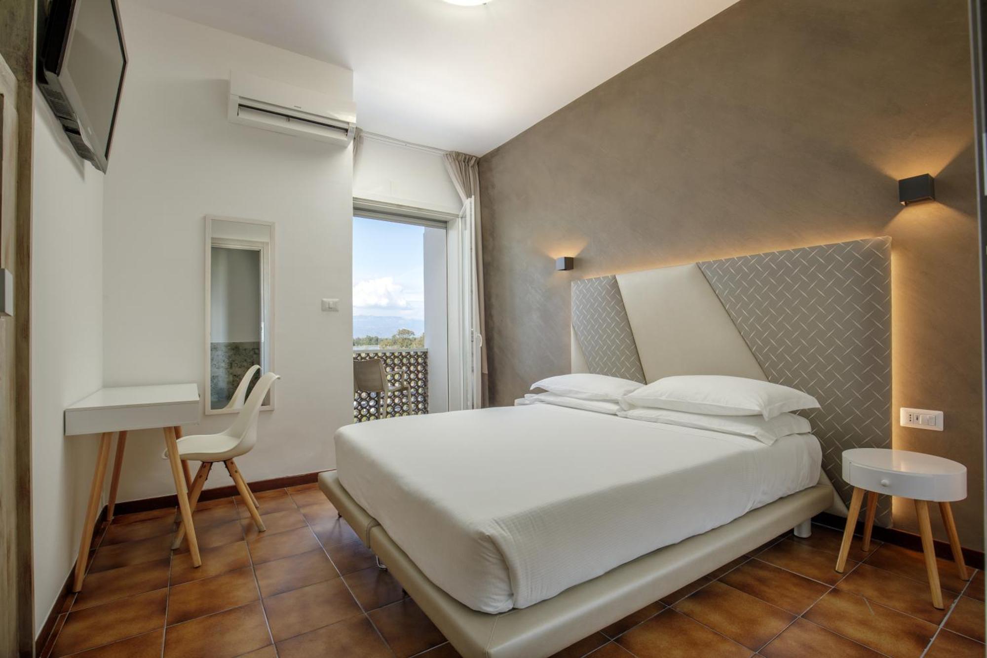 Hotel Tirreno Latina Exterior photo